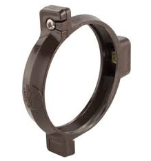 ABRAZADERA PVC MARRON TUBO BAJADA 80MM — Constructor Center Chile